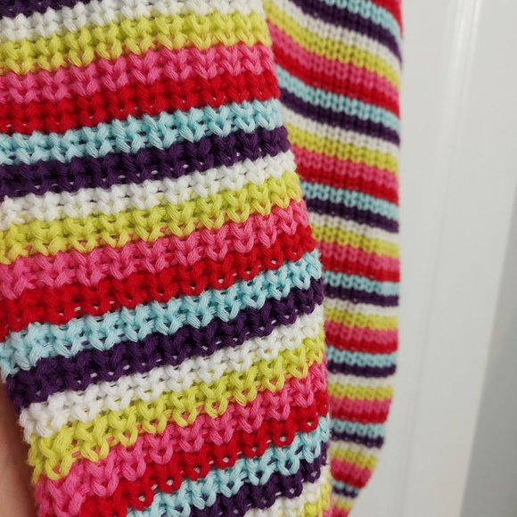 High neck, sleeveless top. - Picture 2 of 4